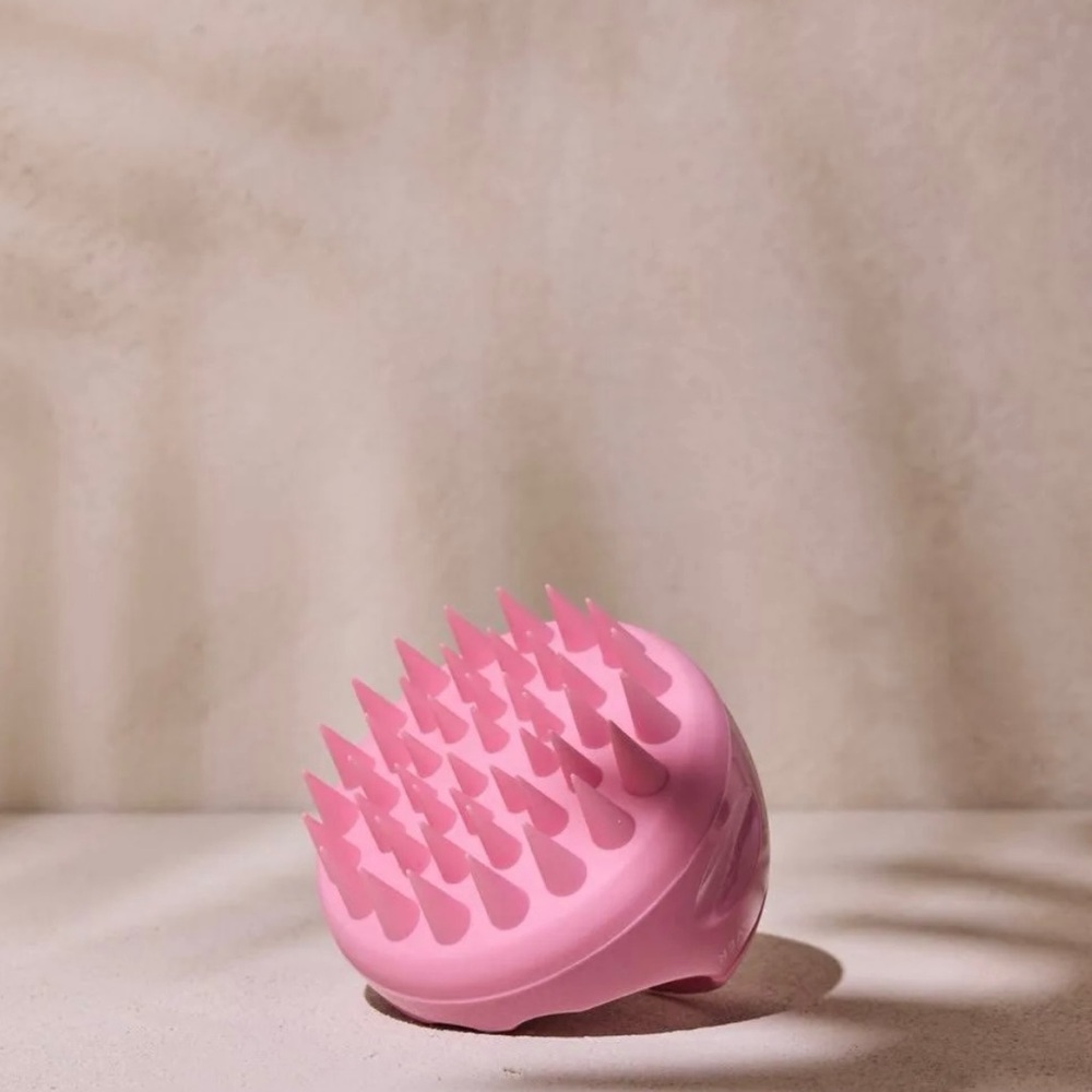 5/$25 Beachwaver Root Therapy- Scalp Massager MSRP $18 - Picture 3 of 3
